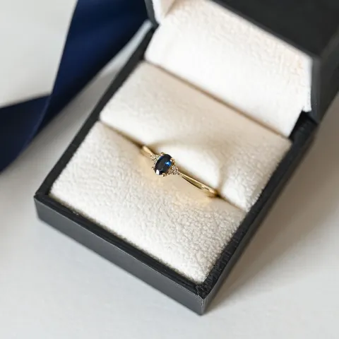 safir diamantring i 14  karat guld 0,35 ct 0,03 ct