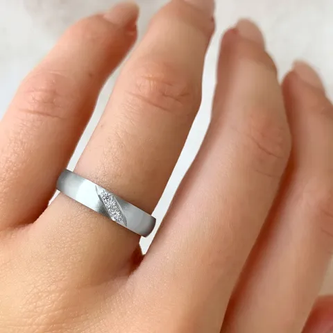 Enkel ring i rhodinerat silver