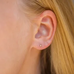 2,5 mm kula helix piercing i 9 karat guld